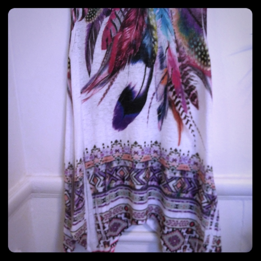 Beautiful Feather Print Sleeveless Top